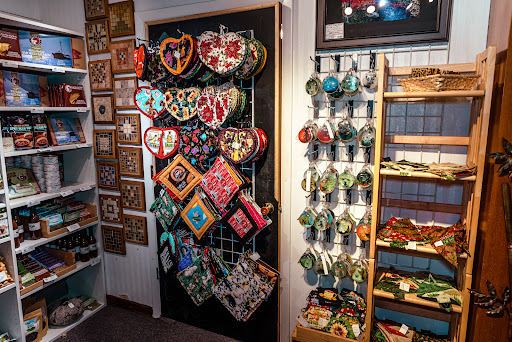 Gourmet Grocery Store «NW Food & Gifts», reviews and photos, 445 NE 3rd St, McMinnville, OR 97128, USA