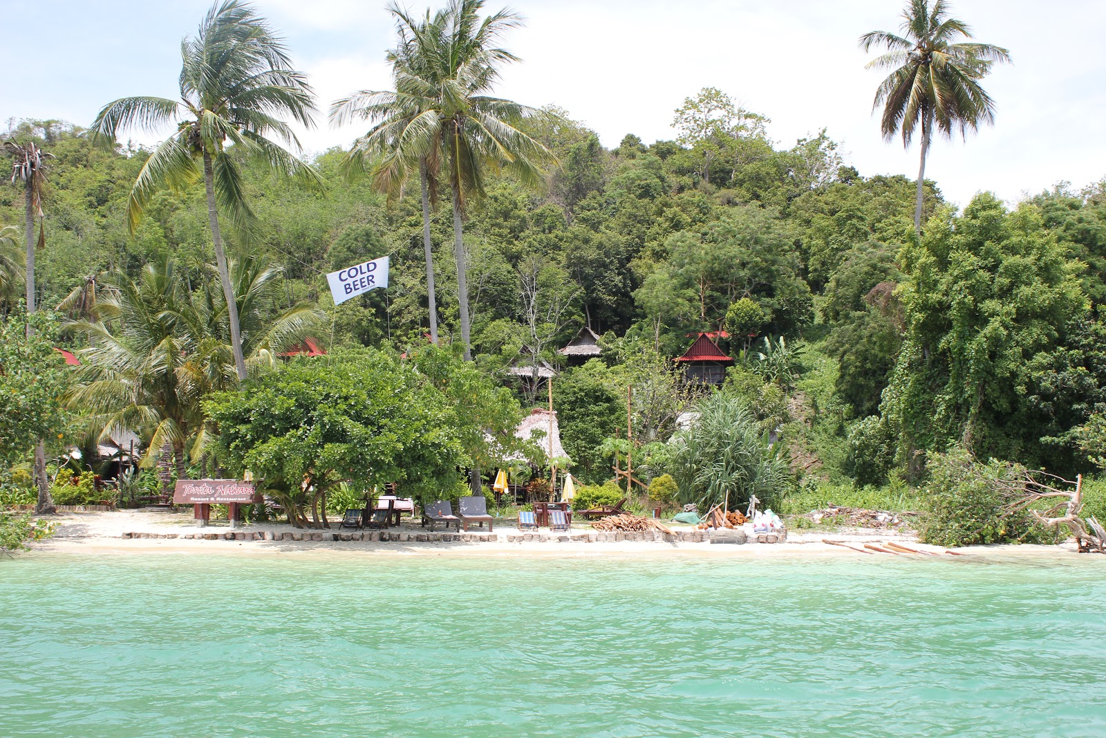 Foto de Cadmus Beach com alto nível de limpeza