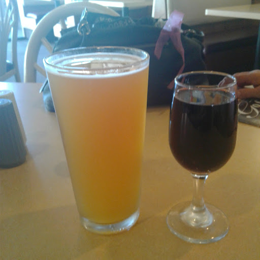 Pizza Restaurant «Round Table Pizza», reviews and photos, 5484 Dewey Dr, Fair Oaks, CA 95628, USA