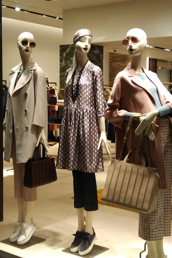 Shopping Mall «900 North Michigan Shops», reviews and photos, 900 N Michigan Ave, Chicago, IL 60611, USA