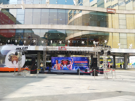 R City Mall