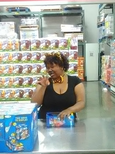 Shopping Mall «Metro Mall-Middle Village», reviews and photos, 6626 Metropolitan Ave, Middle Village, NY 11379, USA