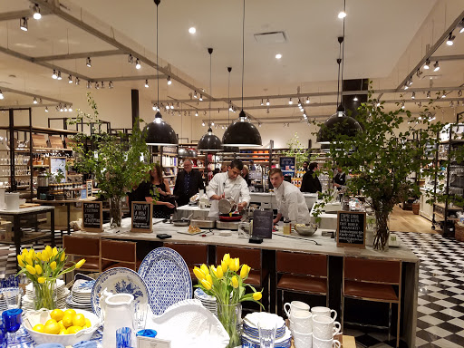 Shopping Mall «Avalon», reviews and photos, 2200 1st St, Alpharetta, GA 30009, USA