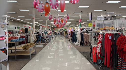 Department Store «Target», reviews and photos, 18855 N Market Pl Dr, Aurora, OH 44202, USA