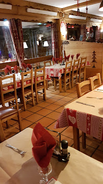 Atmosphère du Restaurant - Le Saint Moritz (Le Corbier) à Villarembert - n°20