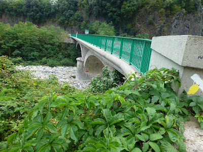 Pont Rolandy sur l'Ardèche à Meyras