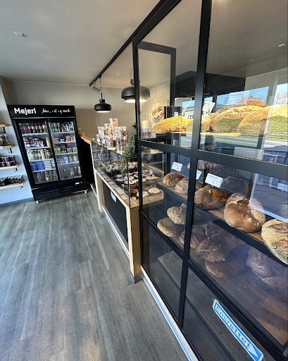 Det Gyldne Brød in Lystrup, Aars