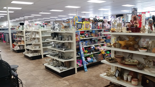 Thrift Store «Goodwill Retail Store & Donation Center», reviews and photos, 1560 Newbury Rd #5, Newbury Park, CA 91320, USA