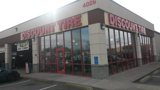 Tire Shop «Discount Tire Store - Eugene, OR», reviews and photos, 4026 W 11th Ave, Eugene, OR 97402, USA