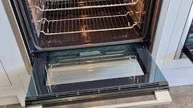 Top Of The Range Oven Cleaning