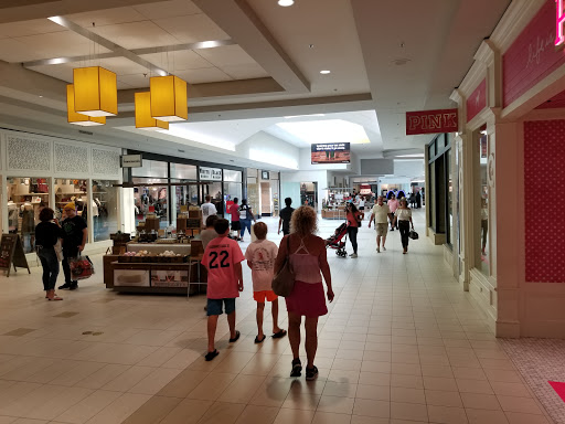 Shopping Mall «Lynnhaven Mall», reviews and photos, 701 Lynnhaven Pkwy, Virginia Beach, VA 23452, USA