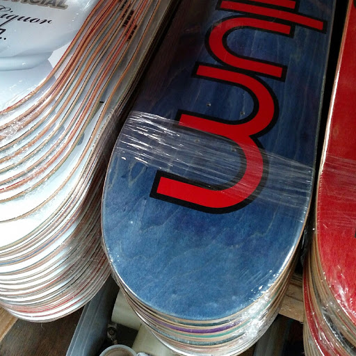 Skateboard Park «Asylum Skate Park», reviews and photos, 29850 Skokie Hwy, Lake Bluff, IL 60044, USA