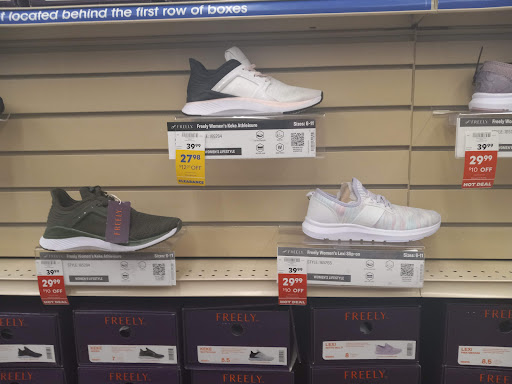 Sporting Goods Store «Academy Sports + Outdoors», reviews and photos, 7513 N Interstate Hwy 35, Austin, TX 78752, USA