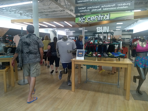 Sporting Goods Store «Gazelle Sports Kalamazoo», reviews and photos, 214 S Kalamazoo Mall, Kalamazoo, MI 49007, USA