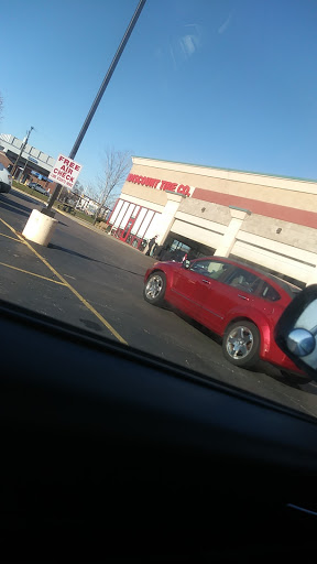 Tire Shop «Discount Tire Store - Sterling Heights, MI», reviews and photos, 8180 Metro Pkwy, Sterling Heights, MI 48312, USA