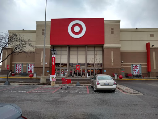 Shopping Mall «Addison Mall», reviews and photos, 2970 W Addison St, Chicago, IL 60618, USA