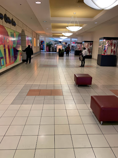 Shopping Mall «North Riverside Park Mall», reviews and photos, 7501 W Cermak Rd, N Riverside, IL 60546, USA