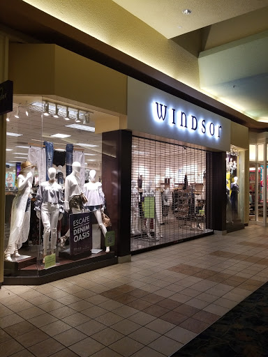 Windsor, 4801 Outer Loop, Louisville, KY 40219, USA, 