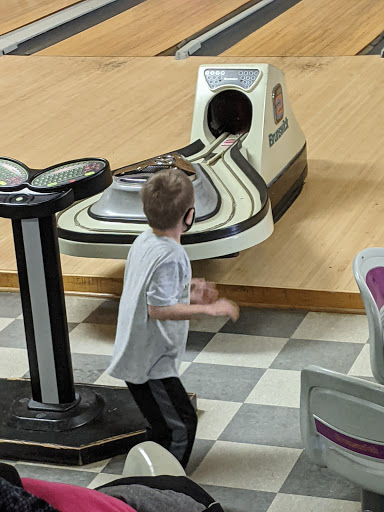 Bowling Alley «Collier Lanes», reviews and photos, 879 S Lapeer Rd, Oxford, MI 48371, USA