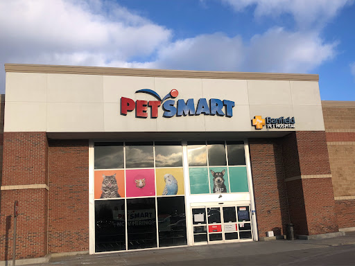 Pet Supply Store «PetSmart», reviews and photos, 8537 W Grand River Ave, Brighton, MI 48116, USA