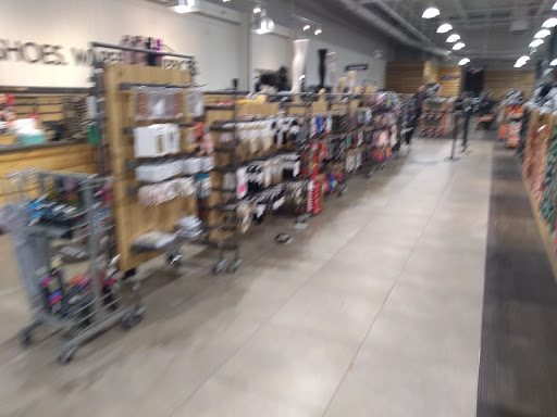 Shoe Store «DSW Designer Shoe Warehouse», reviews and photos, 1 Walden Galleria, Buffalo, NY 14225, USA