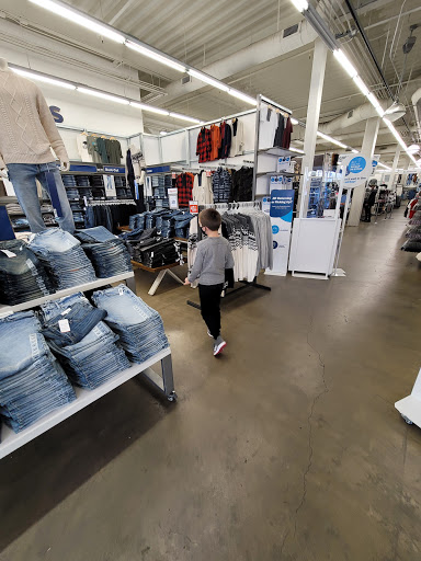 Clothing Store «Old Navy», reviews and photos, 1232 3rd Street Promenade, Santa Monica, CA 90401, USA