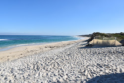 Zdjęcie Yanchep Beach z powierzchnią turkusowa czysta woda