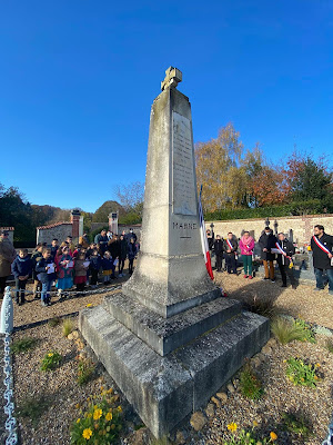 Cimetière à Crotelles