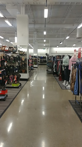 Department Store «Nordstrom Rack Novi West Oaks», reviews and photos, 43839 W Oaks Dr, Novi, MI 48377, USA
