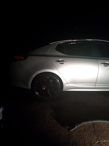 Show Up And Show Out detailing en Greenville