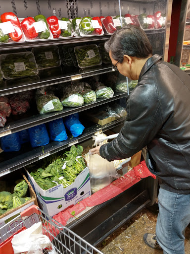 Grocery Store «Park To Shop Supermarket (Hong Kong Market)», reviews and photos, 2425 S Wallace St, Chicago, IL 60616, USA