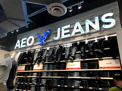 Clothing Store «AEO Factory Store», reviews and photos, 8200 Vineland Ave Suite 101, Orlando, FL 32821, USA