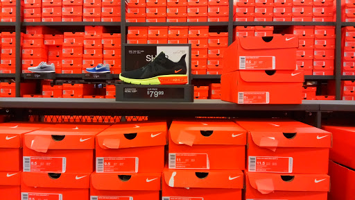 Sporting Goods Store «Nike Factory Store», reviews and photos, 5195 Factory Shops Blvd, Ellenton, FL 34222, USA