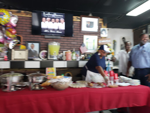 Barber Shop «Hills Barber Shop», reviews and photos, 2339 Elmwood Ave, Columbia, SC 29204, USA