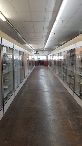 Outlet Mall «Finders Keepers Traders Outlet Mall», reviews and photos, 740-784 Chelsa Dr, Madisonville, KY 42431, USA