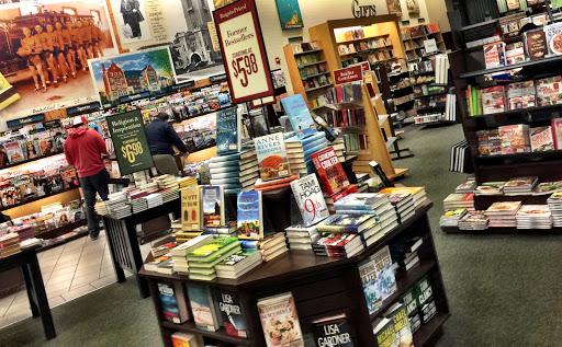 Book Store «Barnes & Noble», reviews and photos, 230 Main St, White Plains, NY 10601, USA