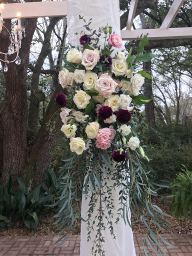 Florist «Florist Of Covington», reviews and photos, 2640 N Hwy 190, Covington, LA 70433, USA