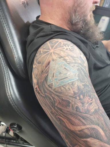 Tattoo Shop «Paragon Tattoos», reviews and photos, 1243 Joe Frank Harris Pkwy SE, Cartersville, GA 30120, USA