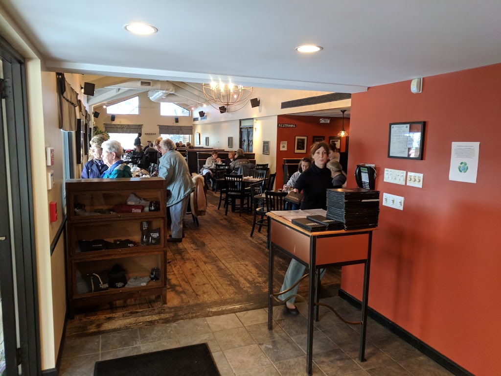 Foreside Tavern & Side Bar 04105