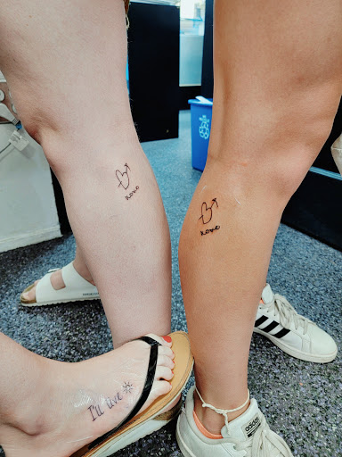 Tattoo Shop «Z Edge Tattoo & Body Piercing South Shop», reviews and photos, 3603 Clark Rd, Sarasota, FL 34233, USA