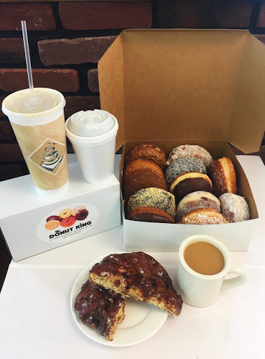 Donut Shop «Donut King», reviews and photos, 411 Middle St, Weymouth, MA 02189, USA