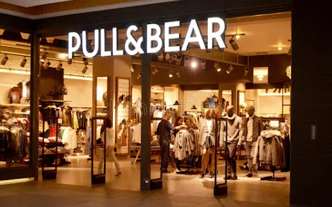 Pull and bear image