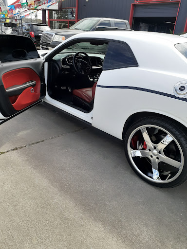 Auto Repair Shop «Collision Solution Paint & Body Shop», reviews and photos, 502 N Frazier St, Conroe, TX 77301, USA