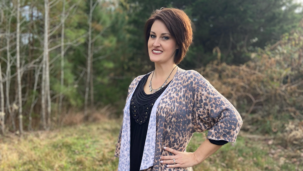 Amanda Aldridge @ The Salon Suites 27312
