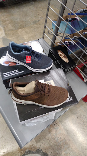 Shoe Store «SKECHERS Factory Outlet», reviews and photos, 5805 Cutting Blvd, El Cerrito, CA 94530, USA