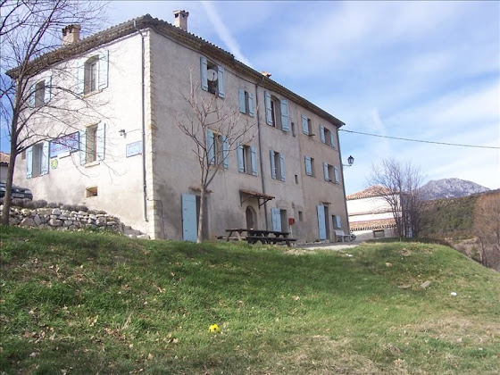 Extérieur Lodge Gîte d'étape Fontaine Basse 83840 Trigance