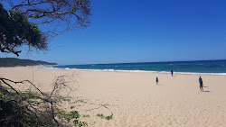 Photo de Black Rock beach avec plusieurs baies longues