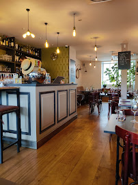 Atmosphère du Restaurant français Bistrot Côté Seine à Bougival - n°10