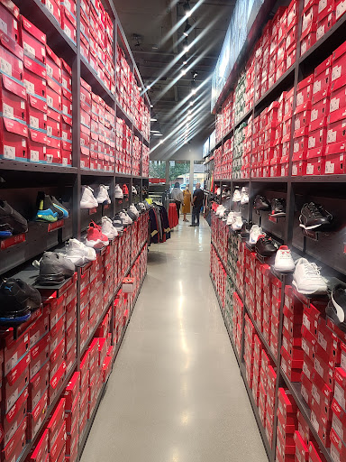 Shoe Store «PUMA», reviews and photos, 131-C Nut Tree Rd, Vacaville, CA 95687, USA