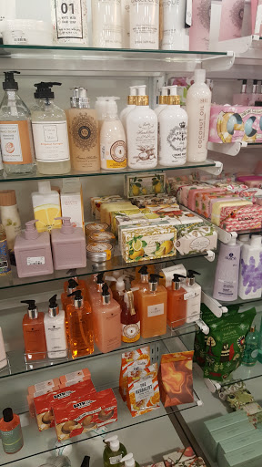 Department Store «HomeGoods», reviews and photos, 99 Executive Blvd S, Southington, CT 06489, USA